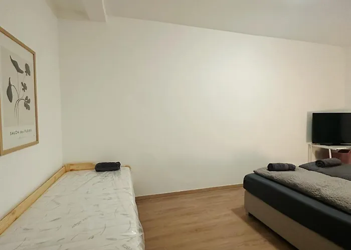 Apartament 2schlafenzimmer 5betten Montuerwhonung *