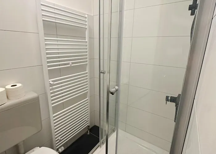 Apartament 2schlafenzimmer 5betten Montuerwhonung Düsseldorf