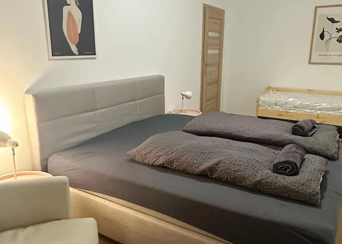 2schlafenzimmer 5betten Montuerwhonung Apartament Düsseldorf