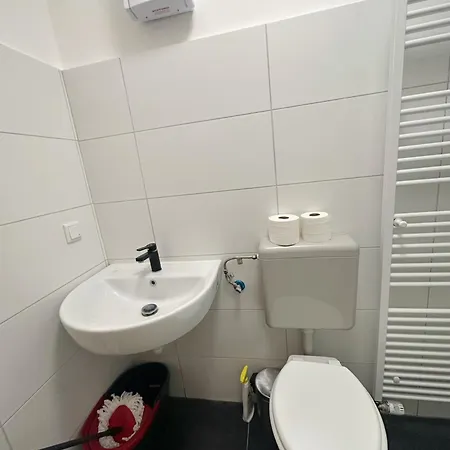 2schlafenzimmer 5betten Montuerwhonung