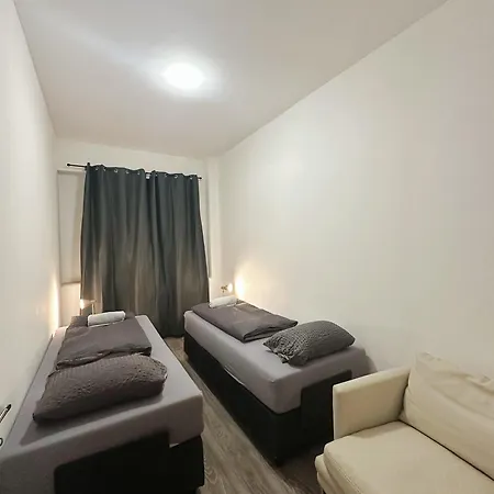 2schlafenzimmer 5betten Montuerwhonung